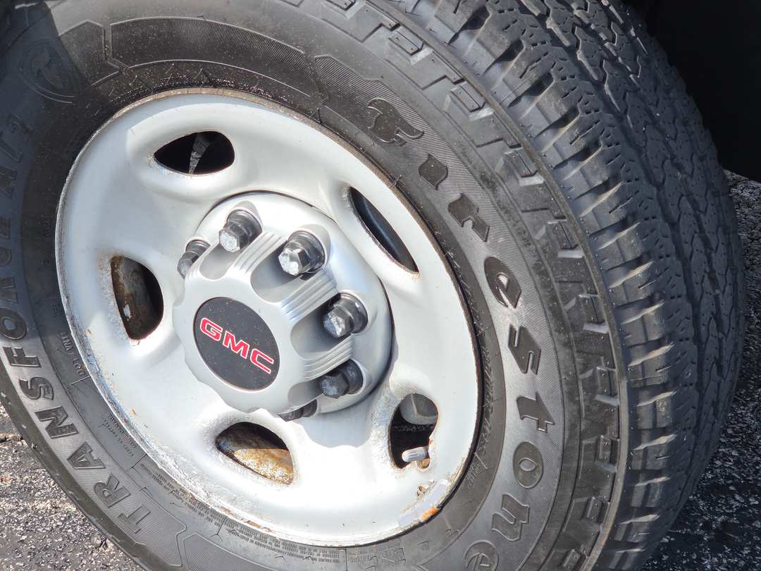 2015 GMC Savana 2500 Work - Image 3