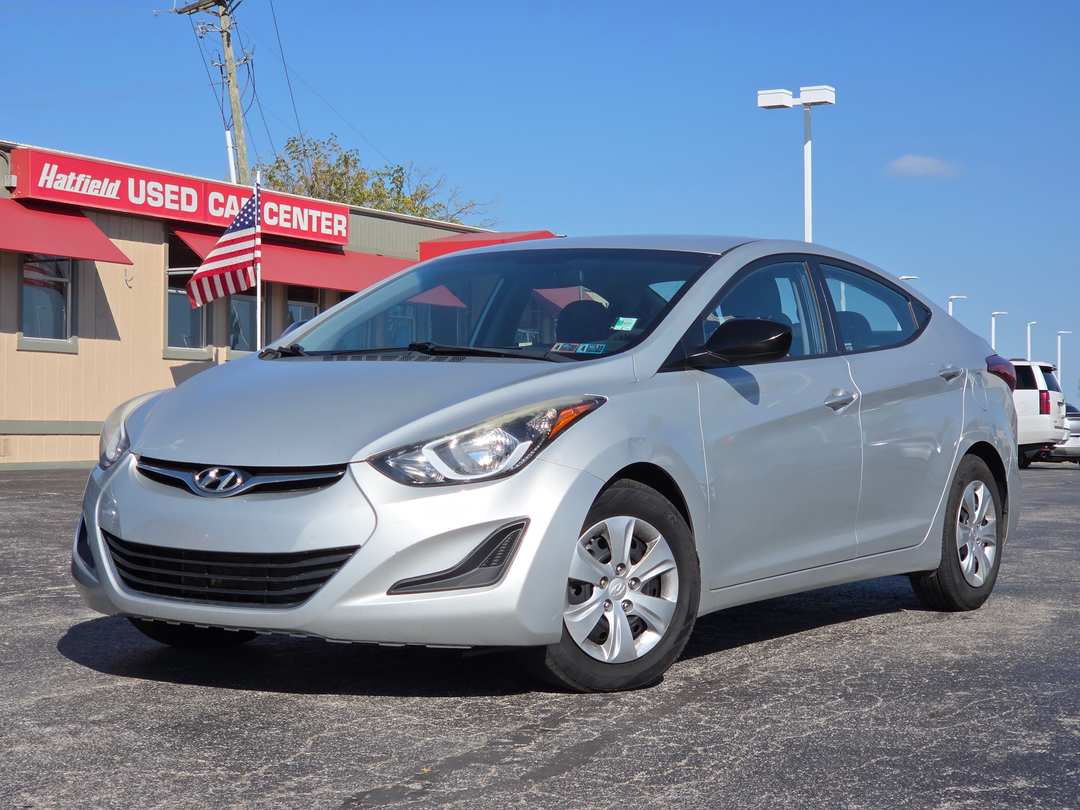 2016 Hyundai Elantra Se - Image 2