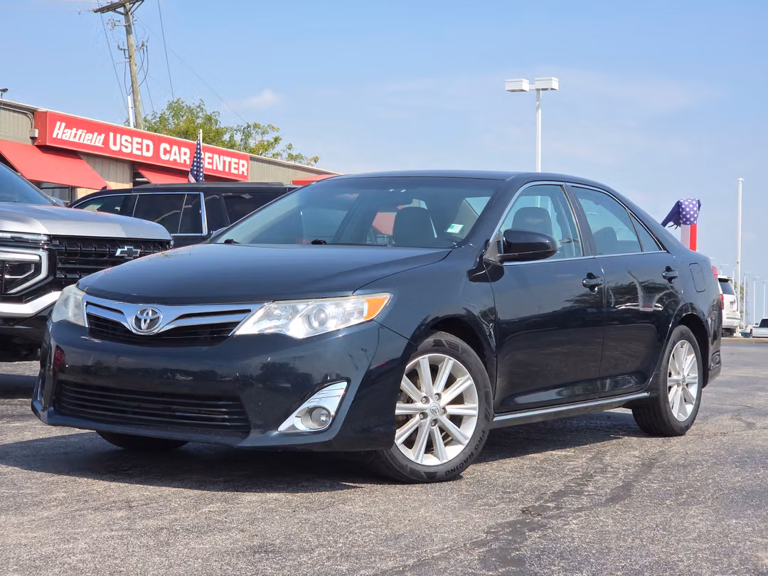 2012 Toyota Camry Le - Image 2